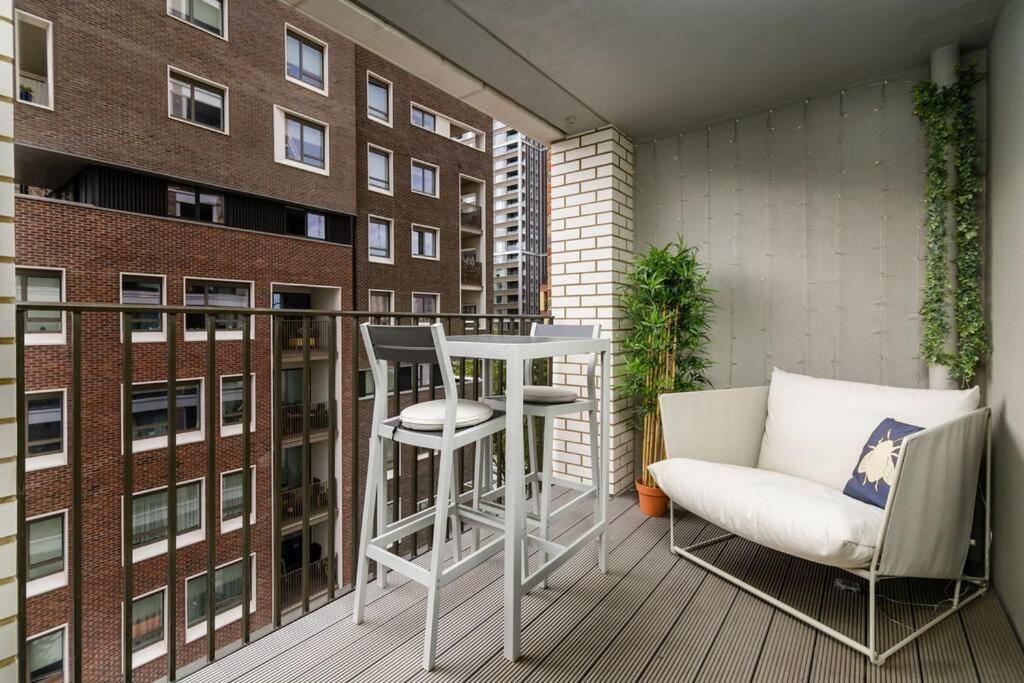 Superb 1 Bedroom Apartment 3Mins From Tube Station ลอนดอน ภายนอก รูปภาพ